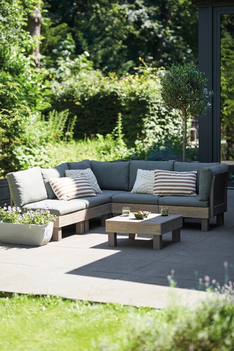 Modular Set of Garden Furniture Elements Signature